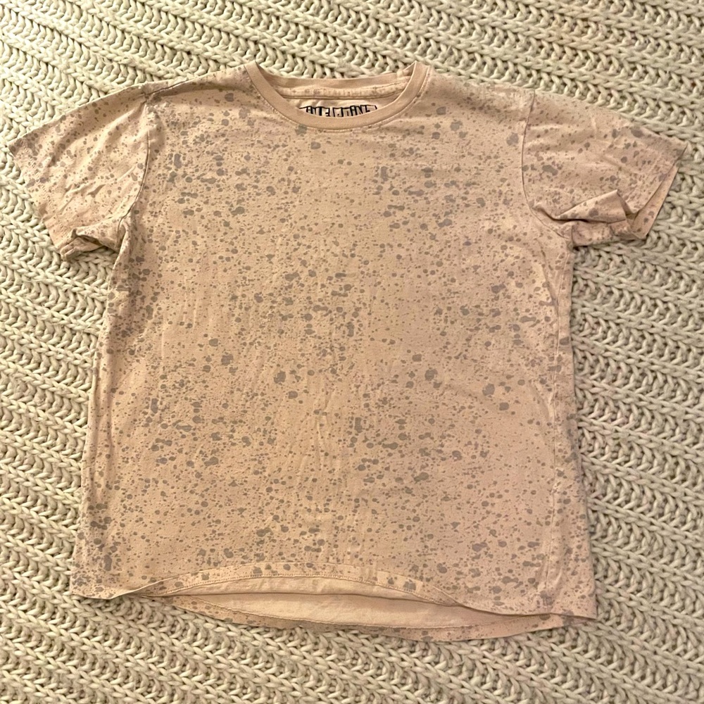 ♻️GOODWILL BOUND♻️ 
⭐️Free W/ Bundle⭐️ Five Point Industry Paint Spattered Tee